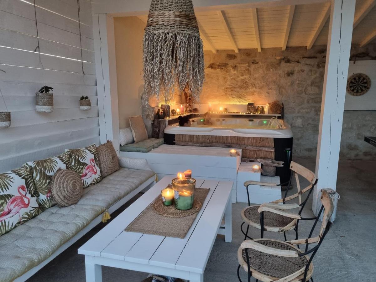 فندق Mazet Provencal سان جيل المظهر الخارجي الصورة