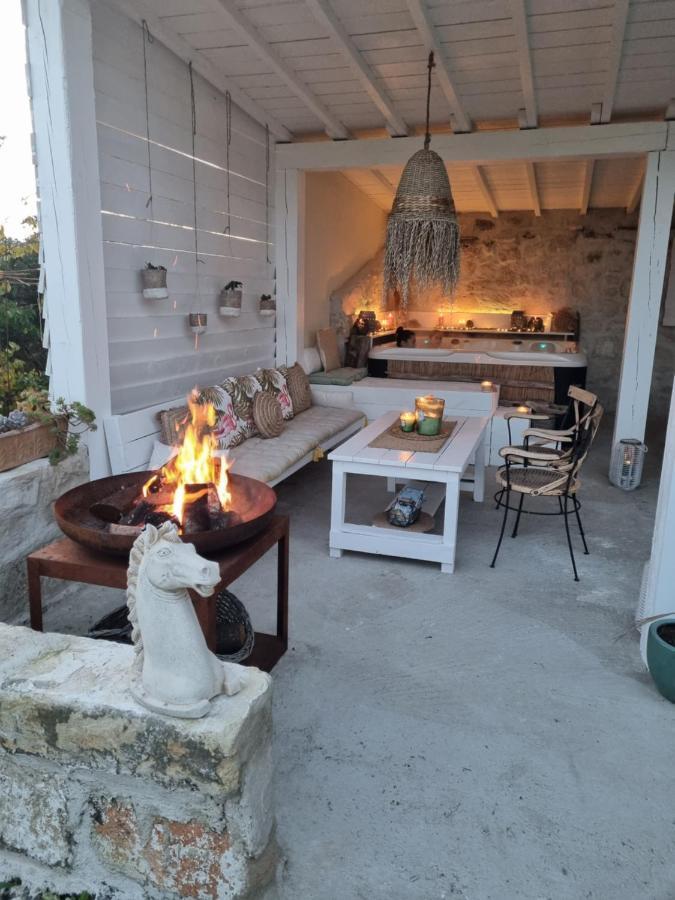 فندق Mazet Provencal سان جيل المظهر الخارجي الصورة