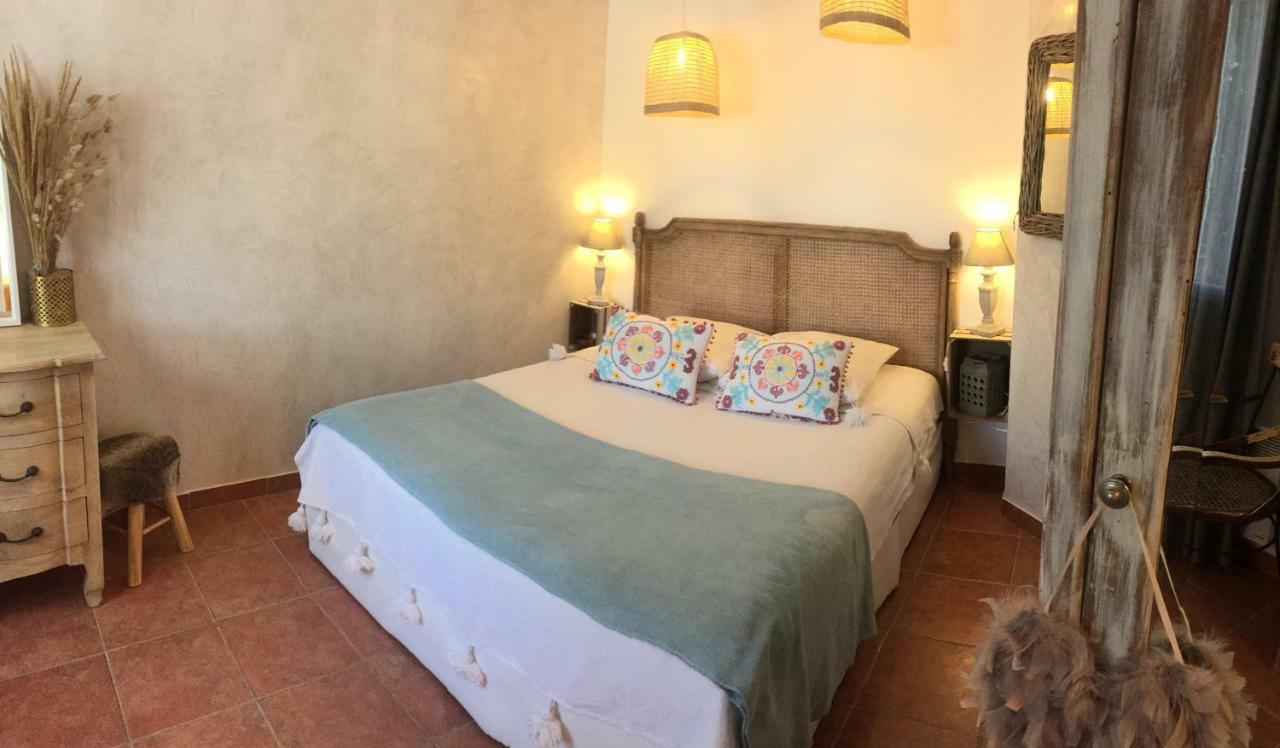 فندق Mazet Provencal سان جيل المظهر الخارجي الصورة